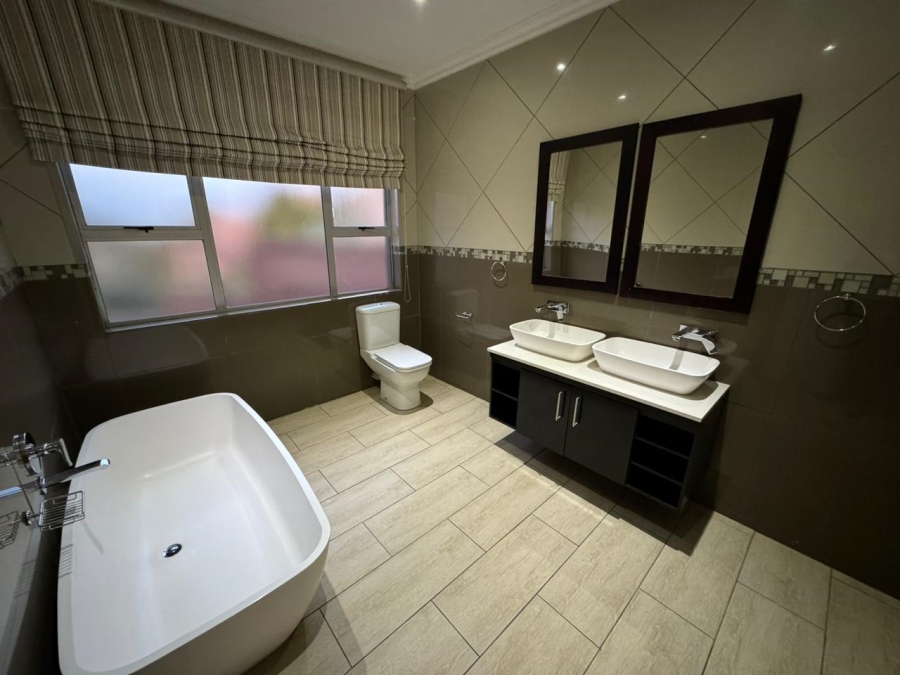 4 Bedroom Property for Sale in Pentagon Park Free State